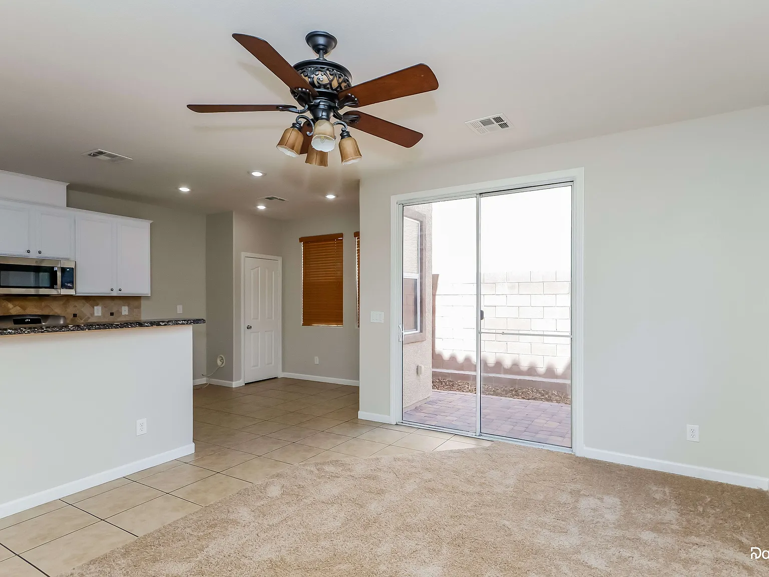 3 bed, 2.5 bath, 1849 sqft, $2,445 — Photo 3