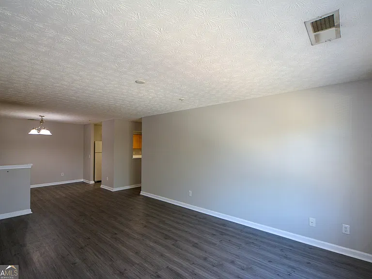 7302 Fairington Village Dr — Photo 8