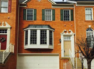 8522 Harvest Oak Dr, Vienna, VA 22182