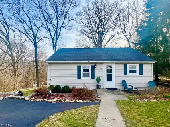 14 Milton Ave, Hopatcong Boro, NJ 07874