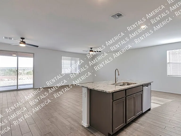 8905 E Pantano Bluff Dr — Photo 7