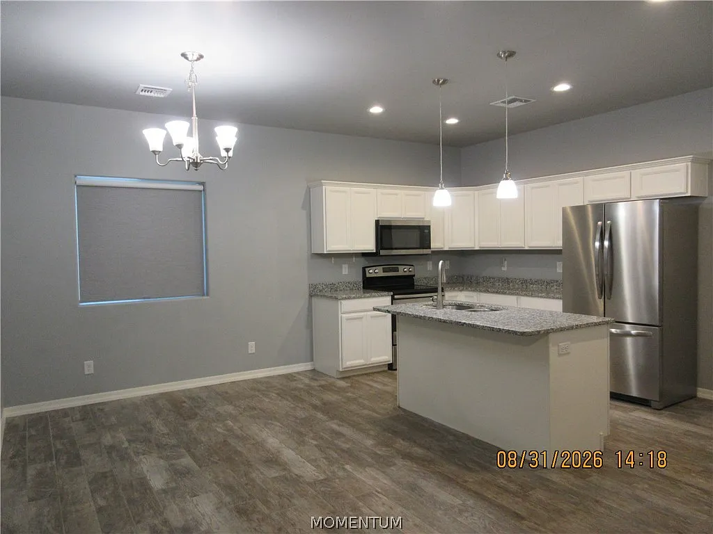3 bed, 2.0 bath, 1343 sqft, $1,550 — Photo 2