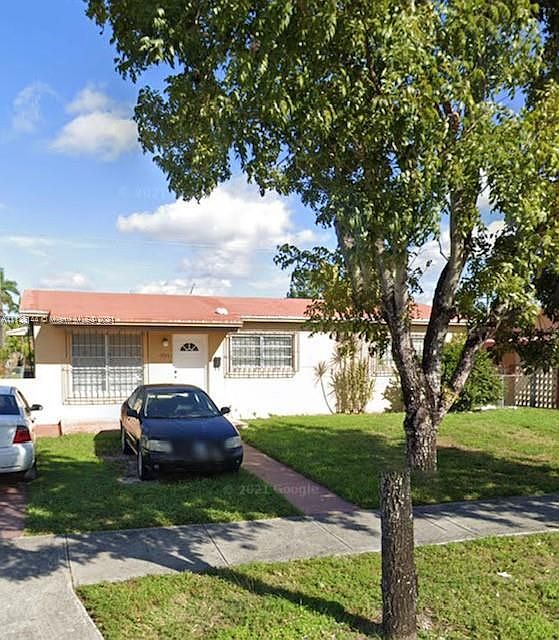 1st image of 1225 W 31st St #3