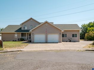 1150 Scott Ct, Independence, OR 97351