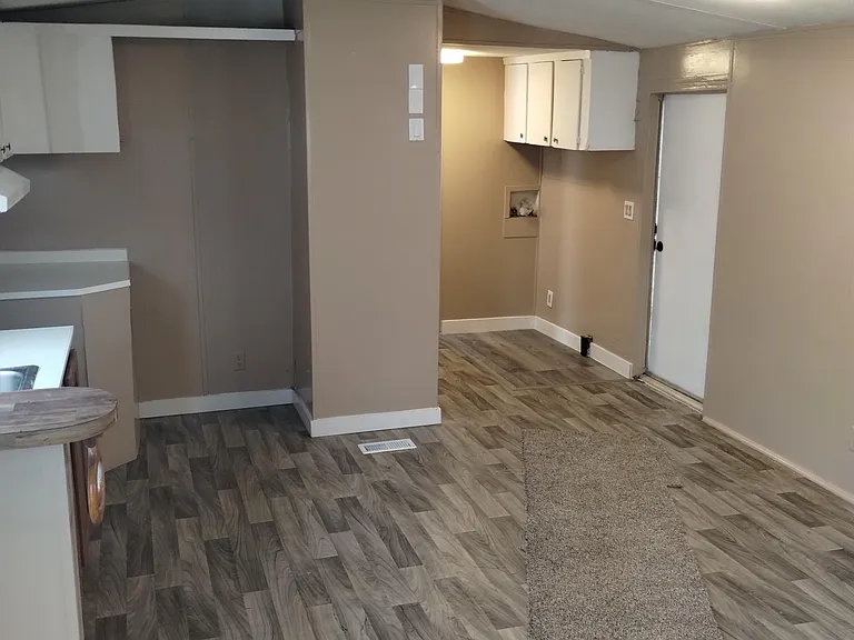 107 SE Lancelot Gln — Photo 1