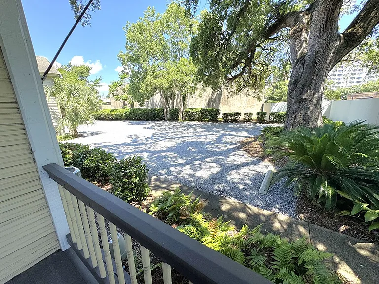 808 Dauphin St #C — Photo 15