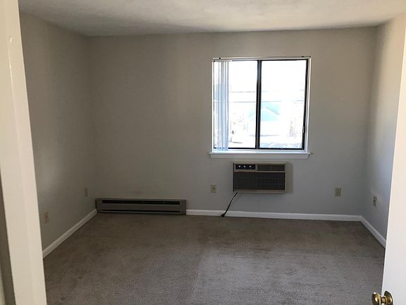 3rd image of 71 Pond St #32