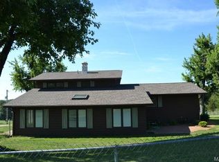 7978 Germantown Rd, Washington, MO 63090