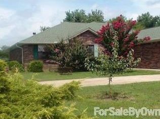 611 Eve St S, Mena, AR 71953