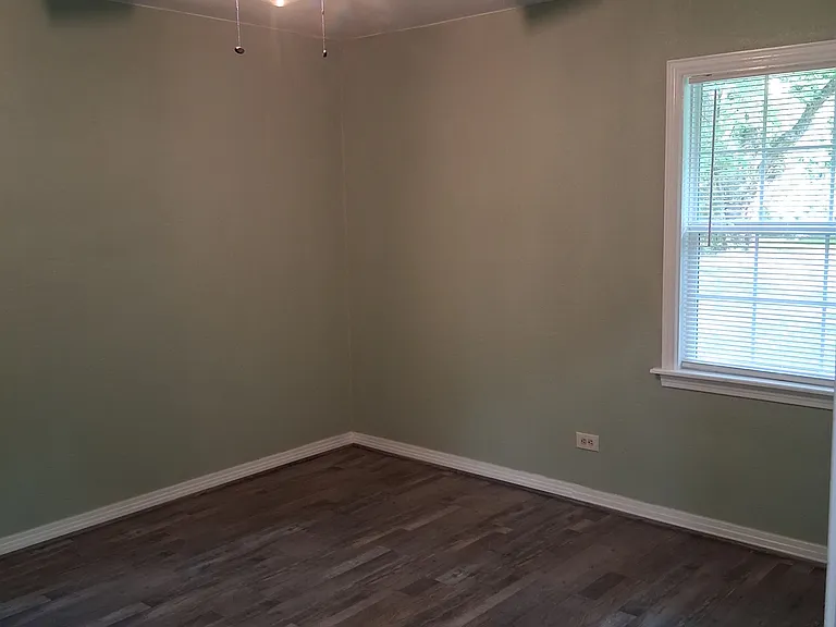 414 W Mims St — Photo 12