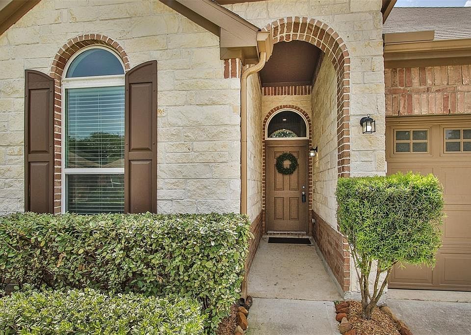 Covered Entry Way with Stone Accents