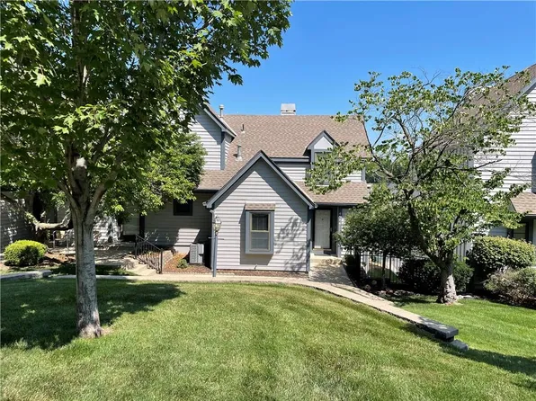 4984 W 60th Ter, Mission, KS 66205