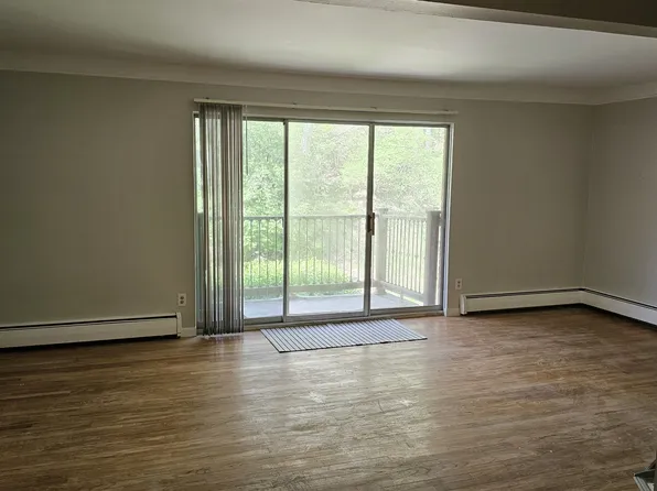 1253 Island Dr, Ann Arbor, MI