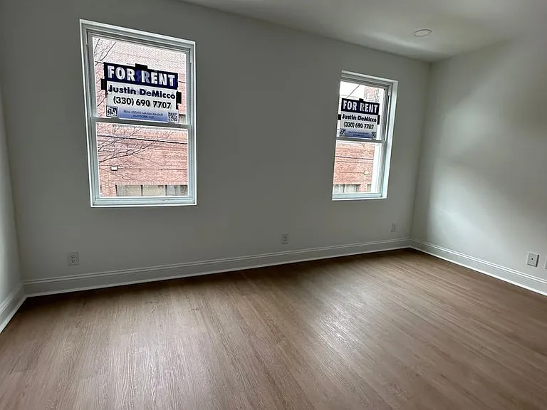1209 N Franklin St — Photo 25