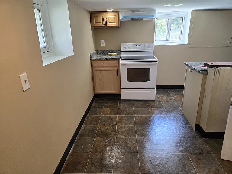 2909 Pinewood Ave #3 — Photo 3