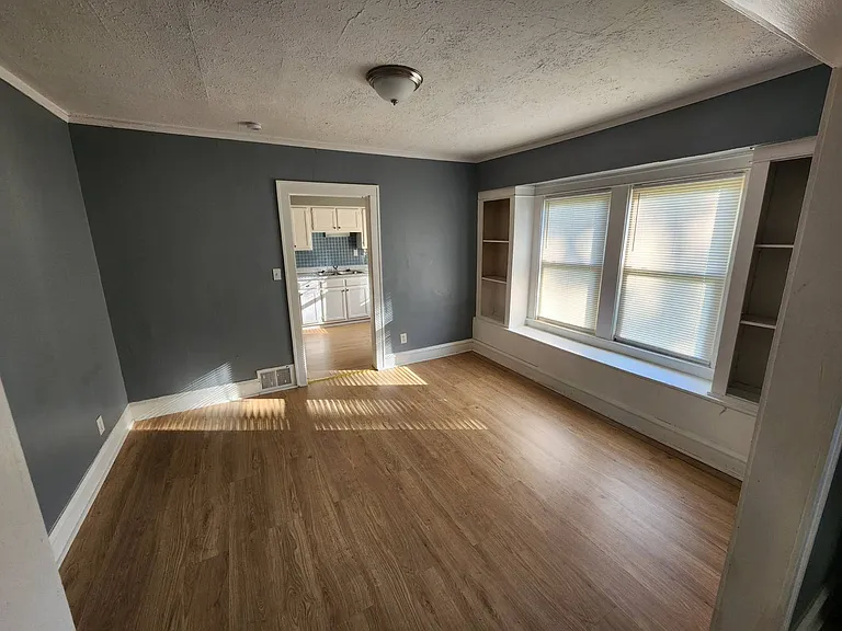 13617 Glenside Rd — Photo 23