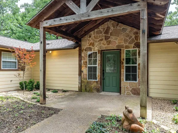 960 Greenbriar Trl, Holly Lake Ranch, TX 75765