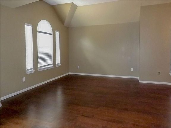 5th image of 5022 Grace Dr