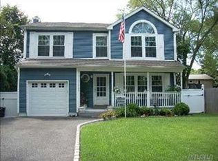 1021 12th St, West Babylon, NY 11704