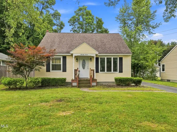 77 Willow Street, Guilderland, NY 12084