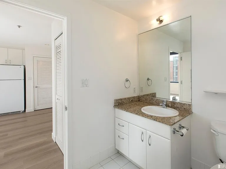 250 King St #368 — Photo 17