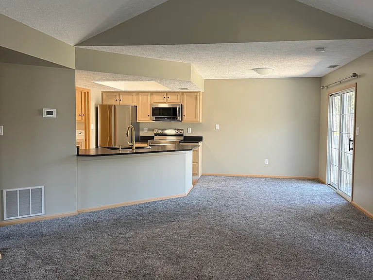 1190 Pheasant Run Ln — Photo 3