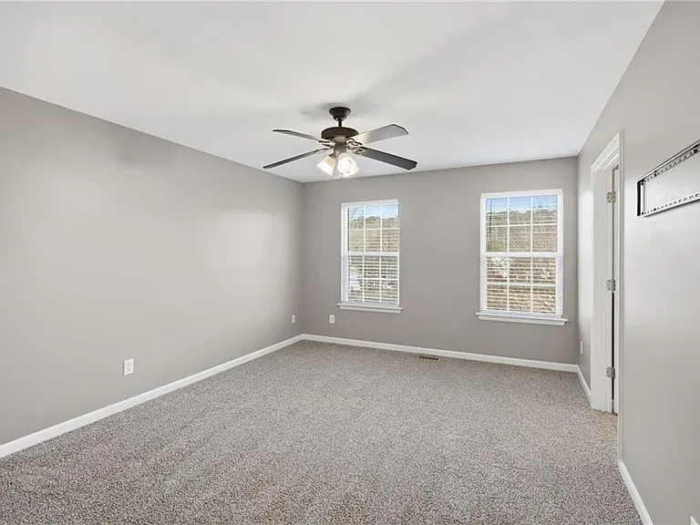 4830 Liberty Plz — Photo 12