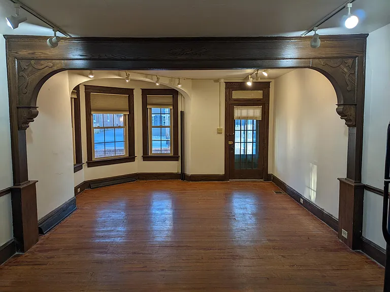 201 W King St #1 — Photo 2