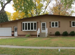 2114 12th Ave SE, Aberdeen, SD 57401