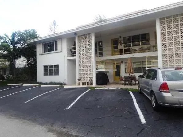3212 Colony Club Rd APT 4, Pompano Beach, FL 33062