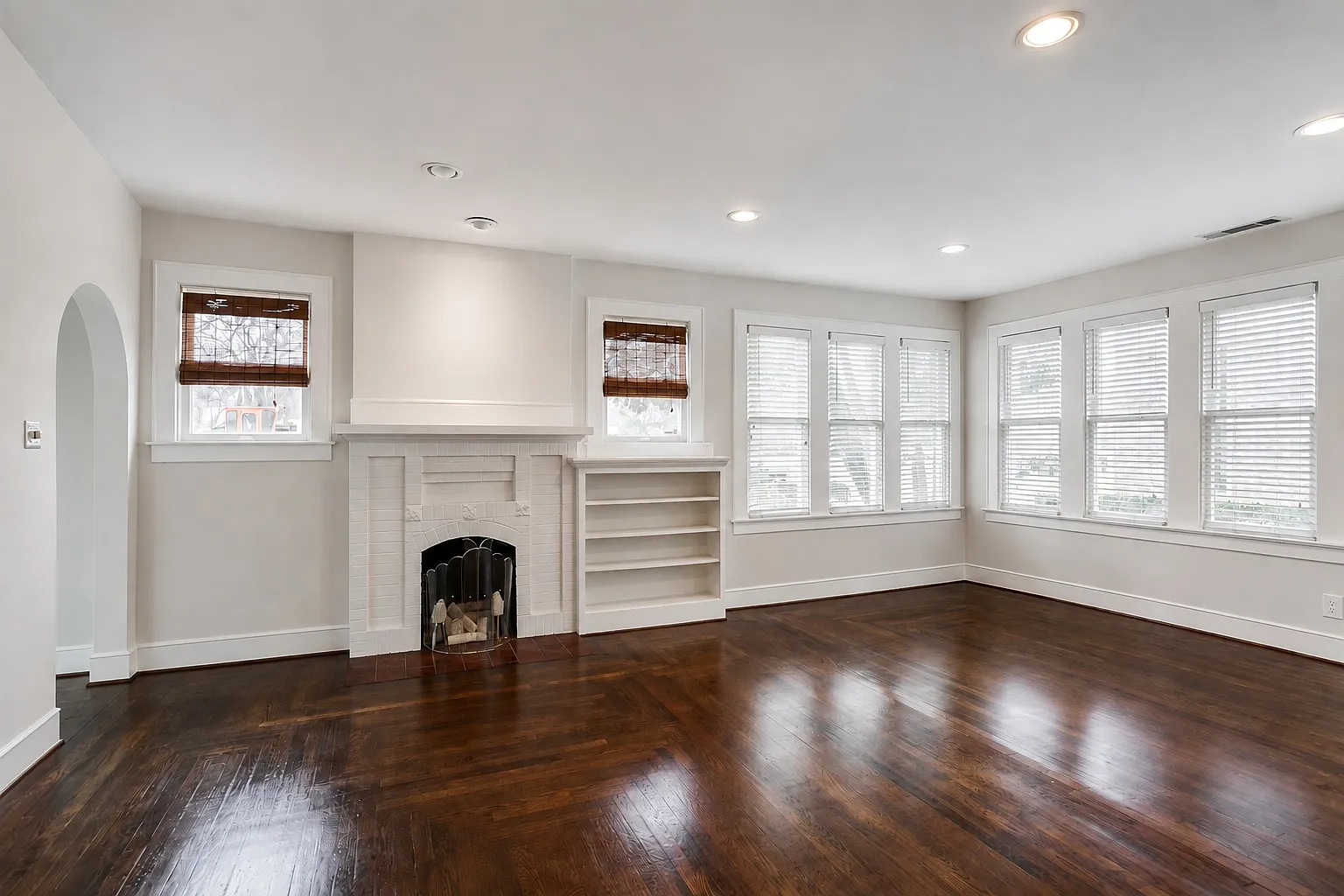 2 bed, 1403 sqft, $3,600 — Photo 3
