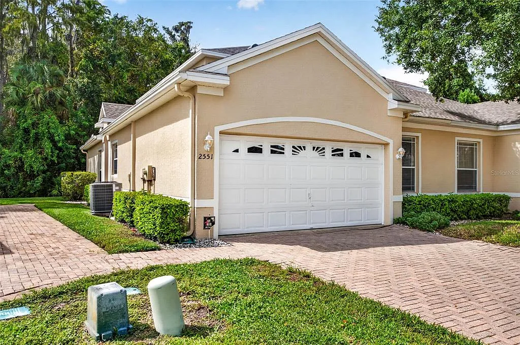 3 bed, 3.0 bath, 2014 sqft, $2,800 — Photo 3