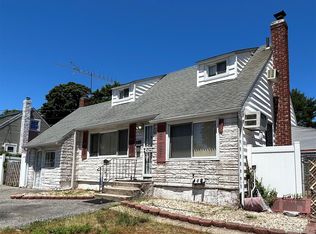 465 Saint Johns St, Central Islip, NY 11722