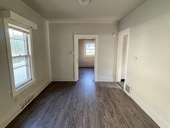 3rd image of 113 Ledgeview Ave #1
