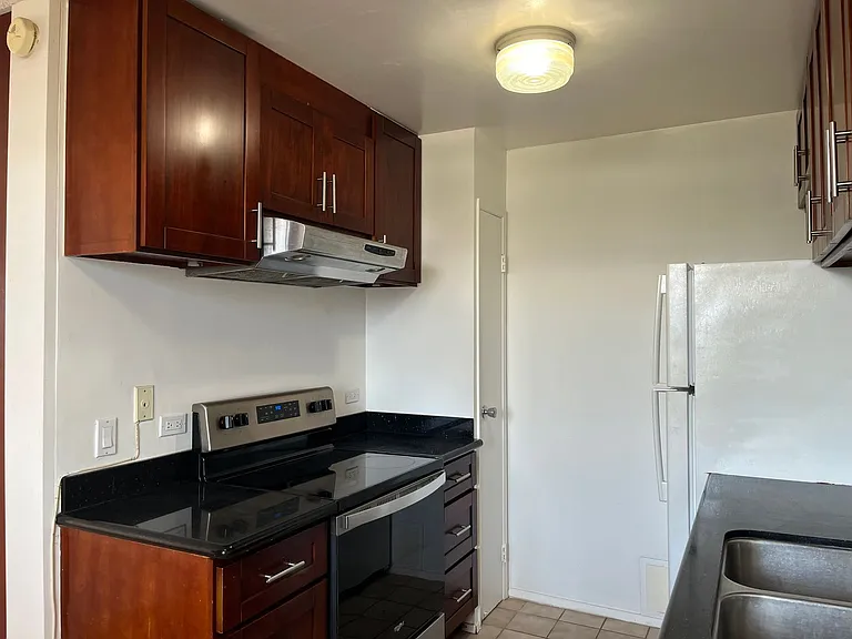 3370 Salt Lake Blvd #308 — Photo 4