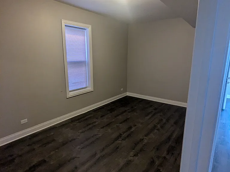 5334 W Argyle St #2 — Photo 6