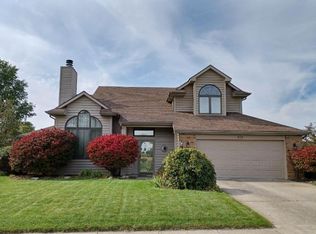 824 Yellow Lake Dr, Fort Wayne, IN 46804