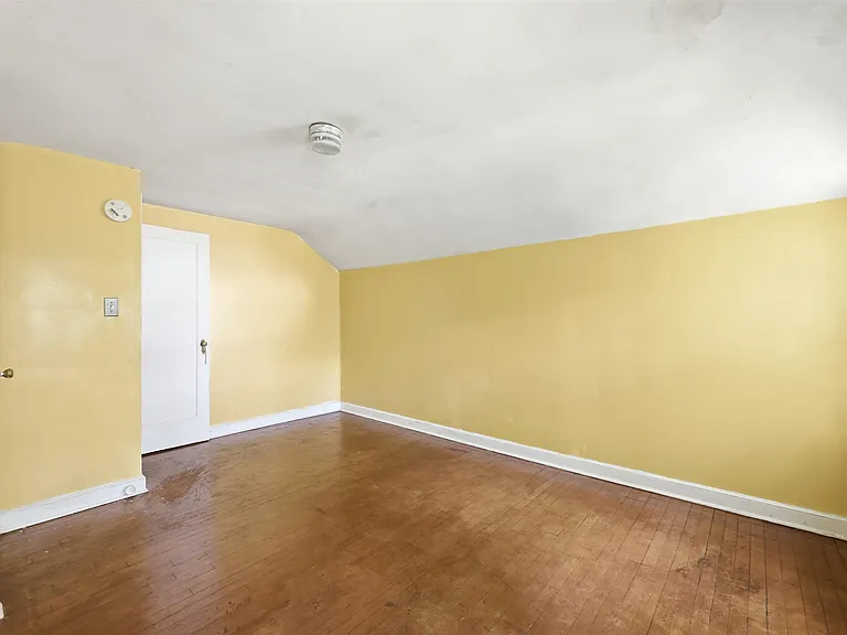 10 McGotty Pl — Photo 2
