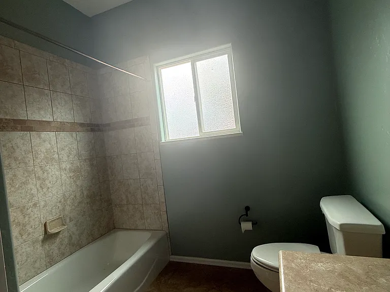 450 Juniper St — Photo 12