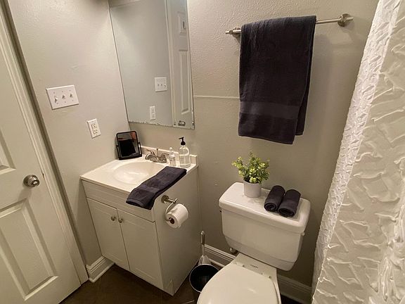 5th image of 1215 Josephine St #12