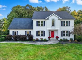 9435 Airlane Dr, Macedonia, OH 44056