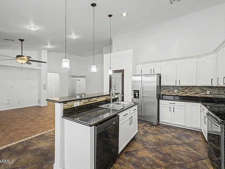 25537 W Forest Grove Ave — Photo 15