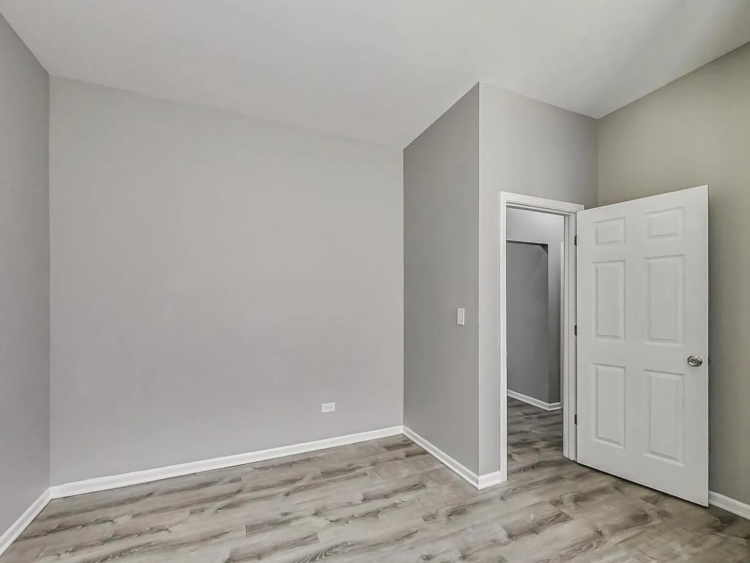 3829 W Maypole Ave — Photo 4