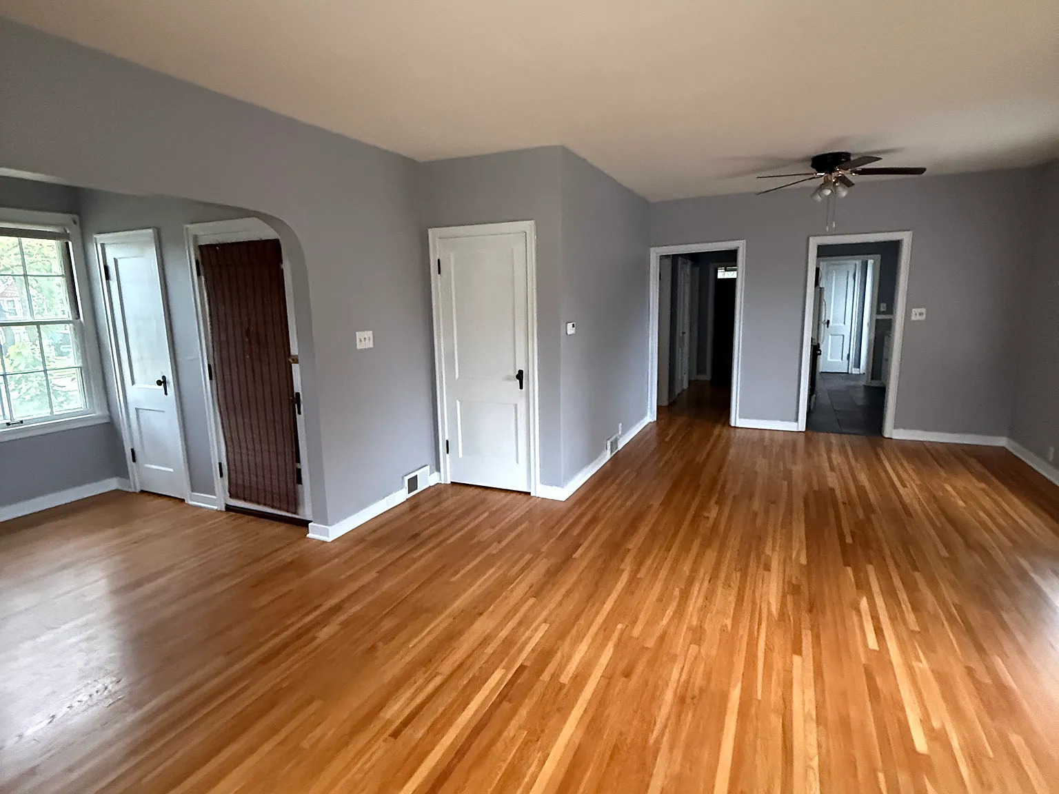 511 E Fellows St — Photo 1