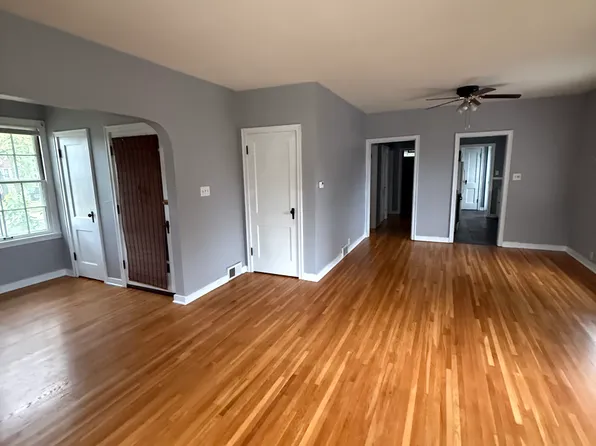 511 E Fellows St, Dixon, IL 61021
