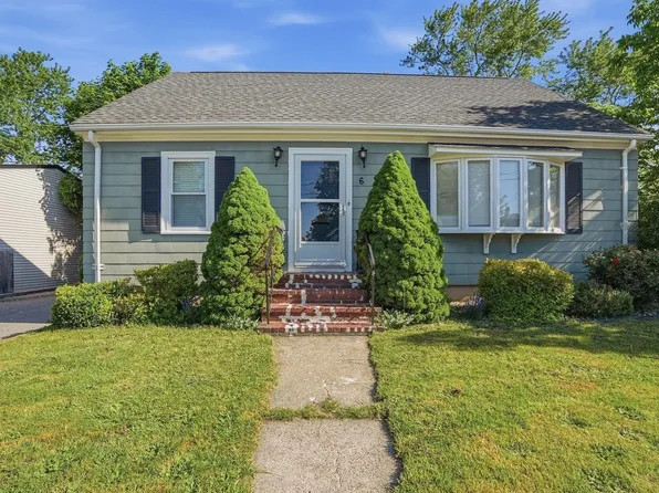 6 Guillotte St, Acushnet, MA 02743