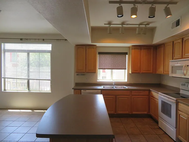 16825 N 14th St #61 — Photo 5