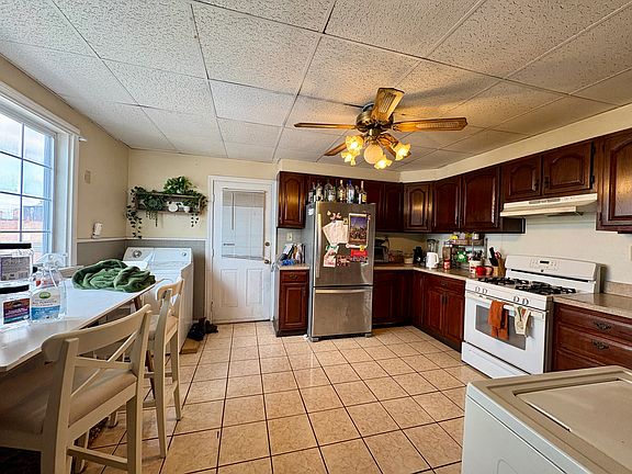 3rd image of 116 Webster St #3