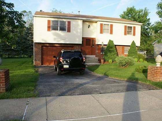 1st image of 224 Park Dr
