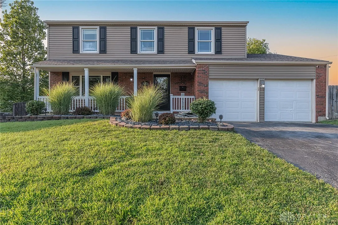 222 Brookwood Dr photo 1